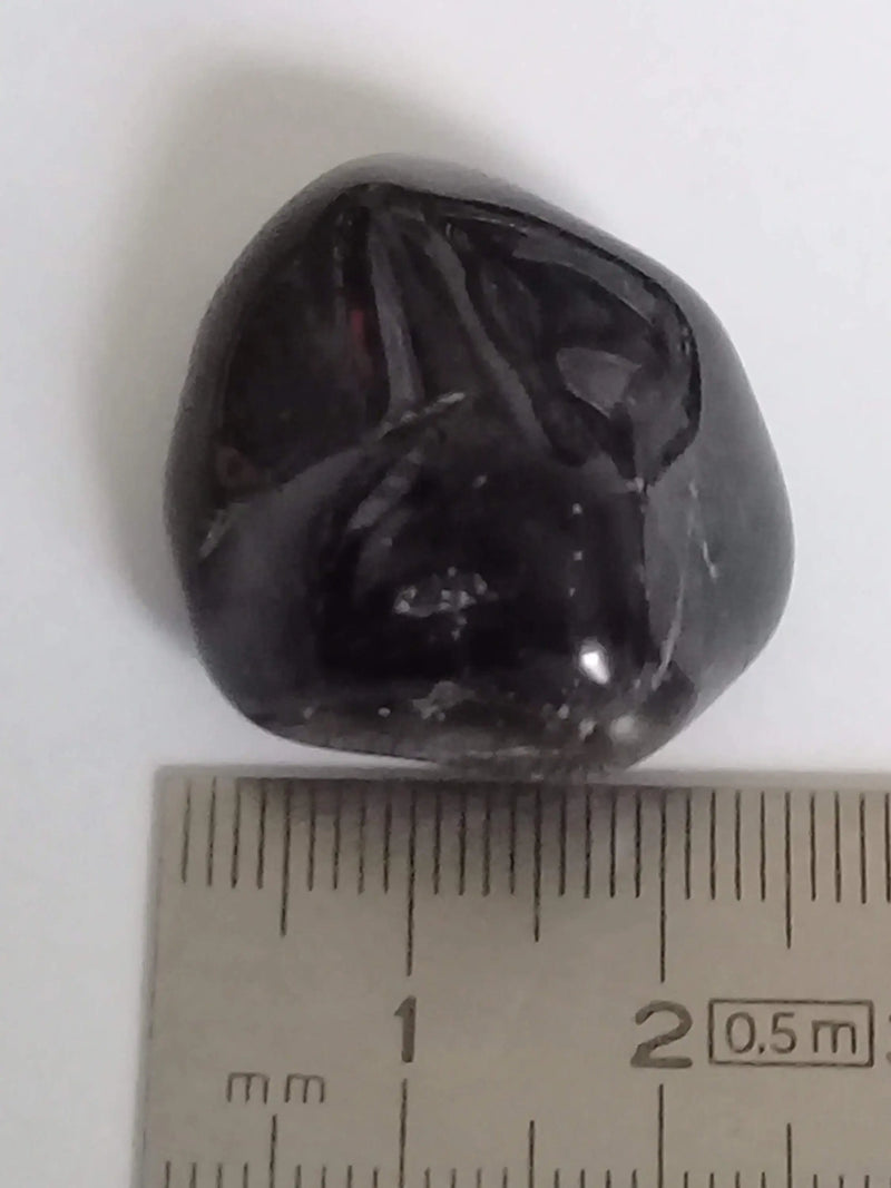 Chargez l&#39;image dans la visionneuse de la galerie, Onyx noire du Brésil pierre roulée Grade A++++ Onyx noire du Brésil pierre roulée Dans la besace du p&#39;tit Poucet   
