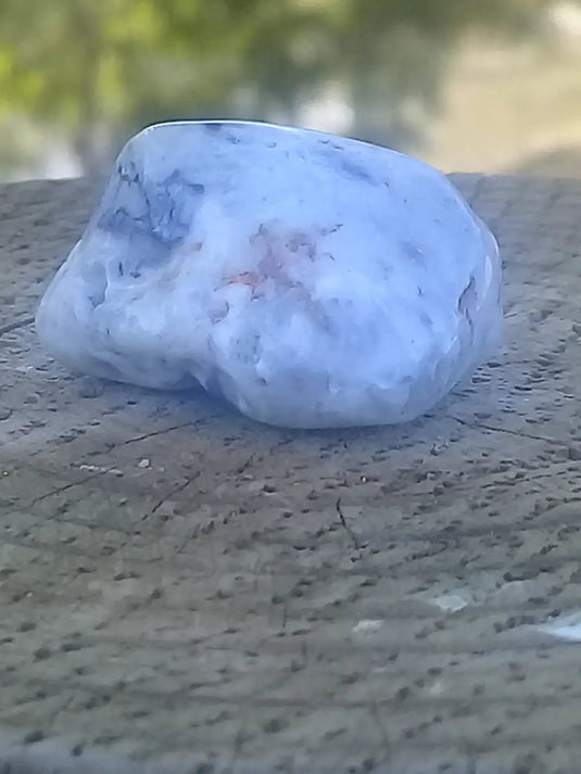 Opale violette pierre roulée Grade A ++++ Opale violette