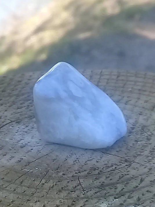 Opale violette pierre roulée Grade A ++++ Opale violette