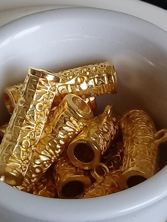 Passant avec anneau d’attache Divers coloris Prix à l’unité Passant avec anneau pour pendentif ou bracelet Divers coloris