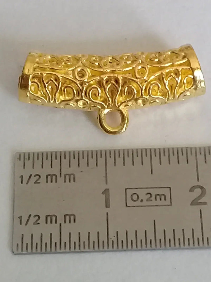 Load image into Gallery viewer, Passant avec anneau d’attache Divers coloris Prix à l’unité Passant avec anneau pour pendentif ou bracelet Divers coloris
