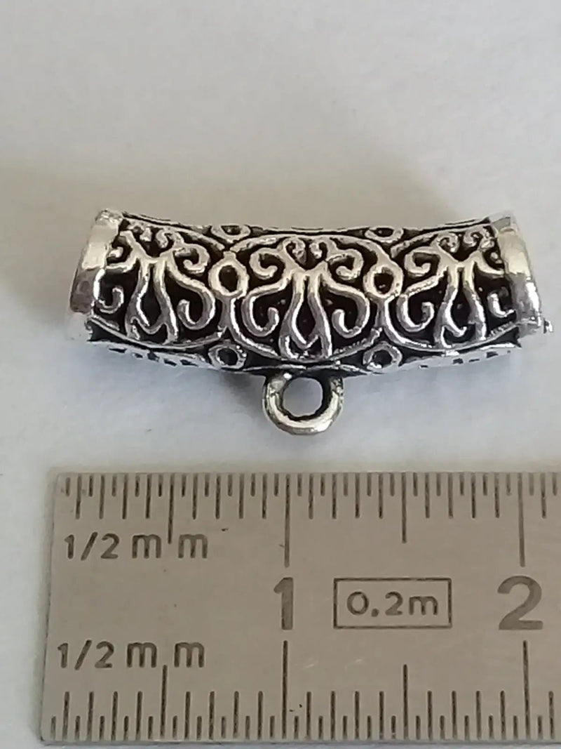 Load image into Gallery viewer, Passant avec anneau d’attache Divers coloris Prix à l’unité Passant avec anneau pour pendentif ou bracelet Divers coloris
