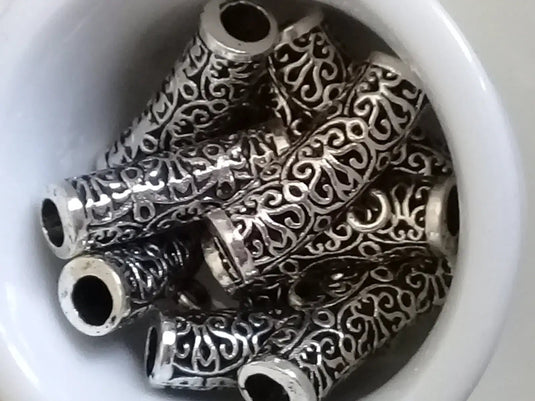 Passant avec anneau d’attache Divers coloris Prix à l’unité Passant avec anneau pour pendentif ou bracelet Divers coloris