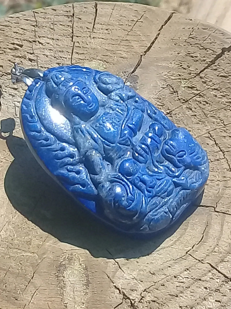 Load image into Gallery viewer, Pendentif Bouddha en Lapis Lazuli Grade A ++++ Pendentif Bouddha en Lapis Lazuli Dans la besace du p&#39;tit Poucet...   
