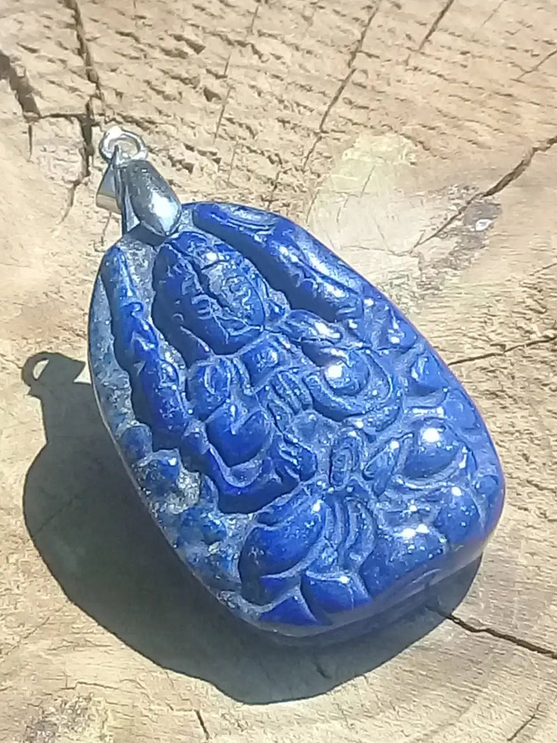 Chargez l'image dans la visionneuse de la galerie, Pendentif Bouddha en Lapis Lazuli Grade A ++++ Pendentif Bouddha en Lapis Lazuli
