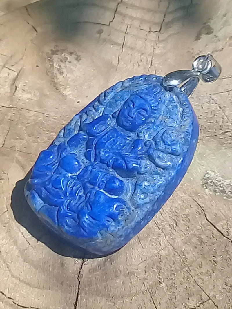 Chargez l'image dans la visionneuse de la galerie, Pendentif Bouddha en Lapis Lazuli Grade A ++++ Pendentif Bouddha en Lapis Lazuli
