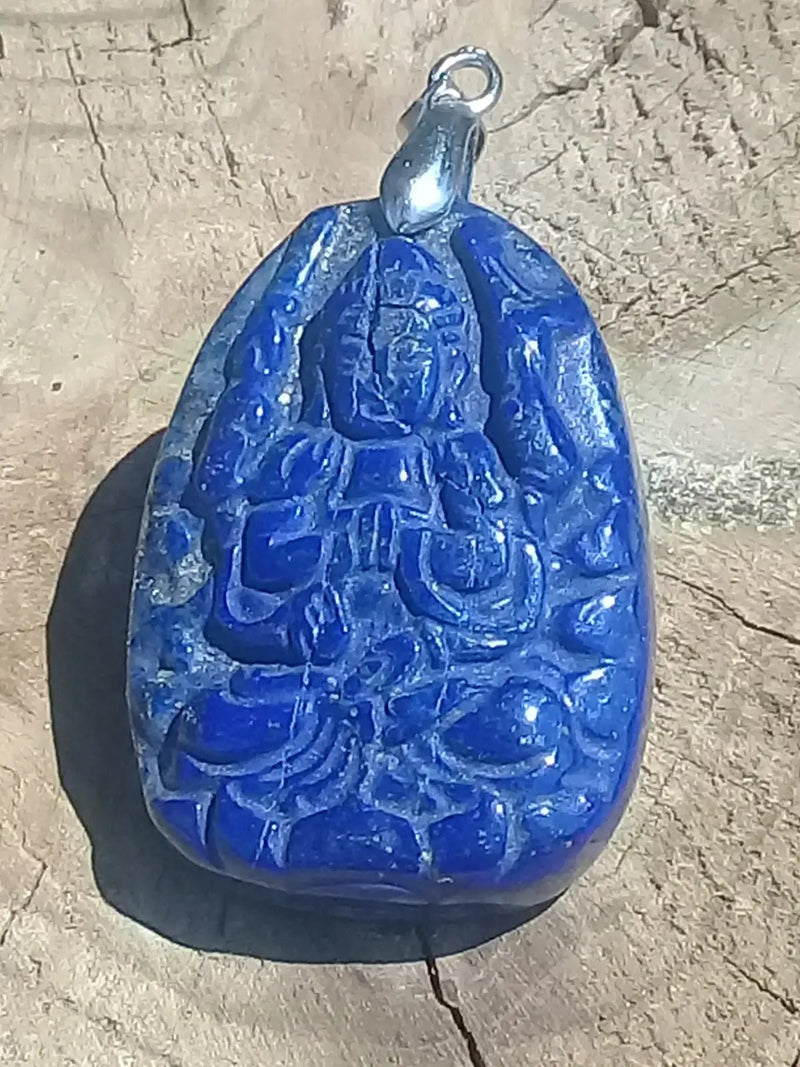 Chargez l'image dans la visionneuse de la galerie, Pendentif Bouddha en Lapis Lazuli Grade A ++++ Pendentif Bouddha en Lapis Lazuli
