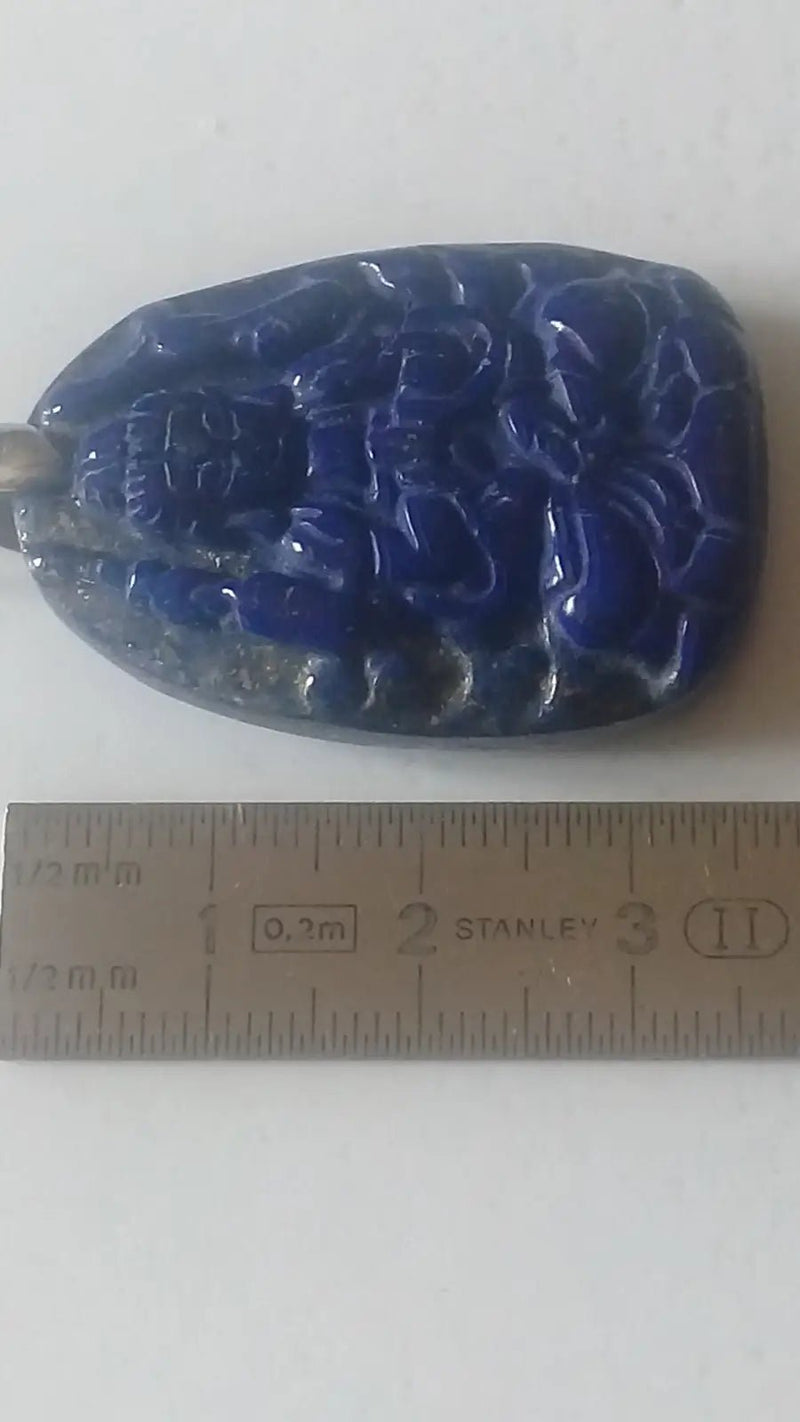 Chargez l'image dans la visionneuse de la galerie, Pendentif Bouddha en Lapis Lazuli Grade A ++++ Pendentif Bouddha en Lapis Lazuli
