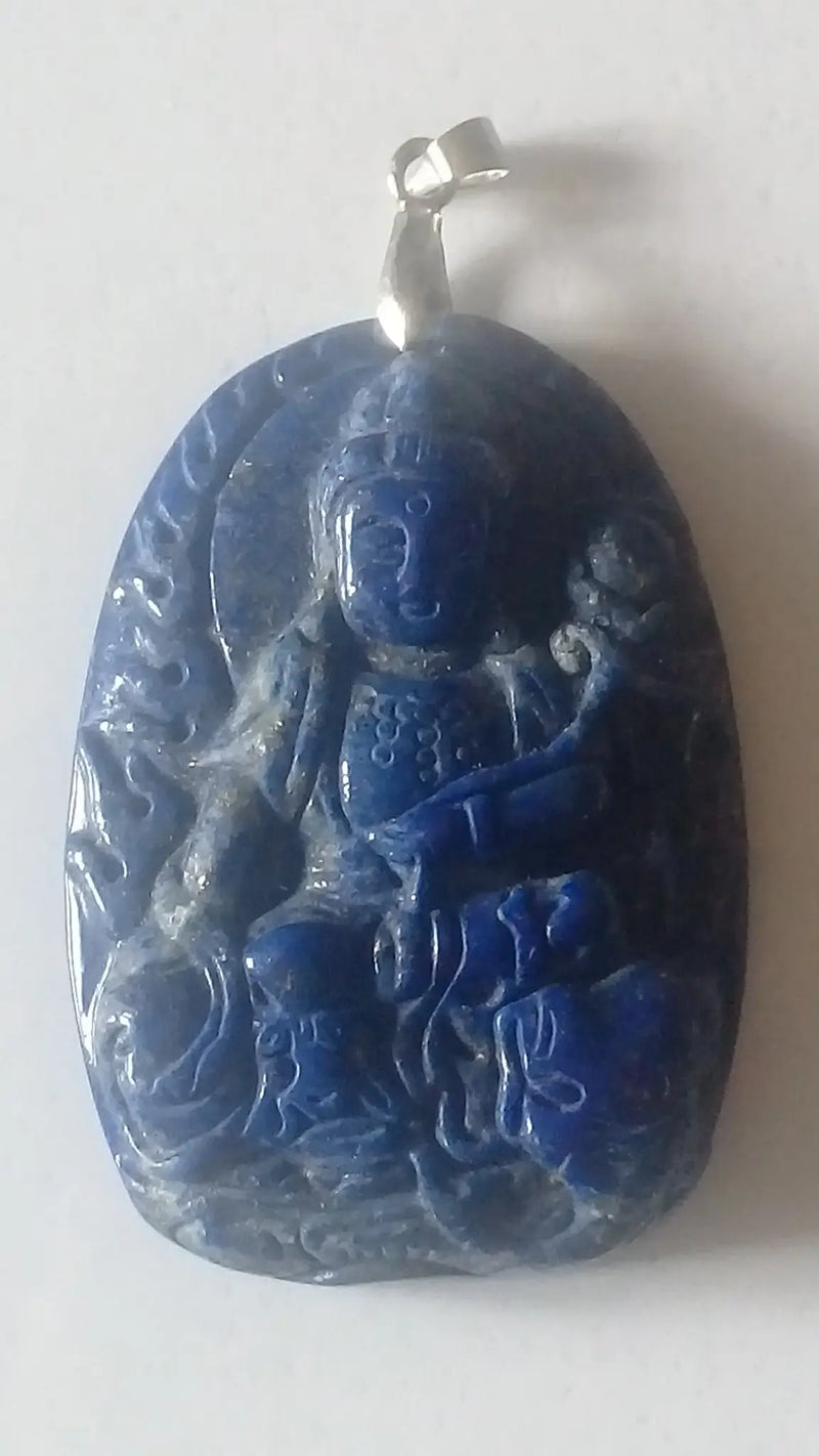 Load image into Gallery viewer, Pendentif Bouddha en Lapis Lazuli Grade A ++++ Pendentif Bouddha en Lapis Lazuli Dans la besace du p&#39;tit Poucet...   
