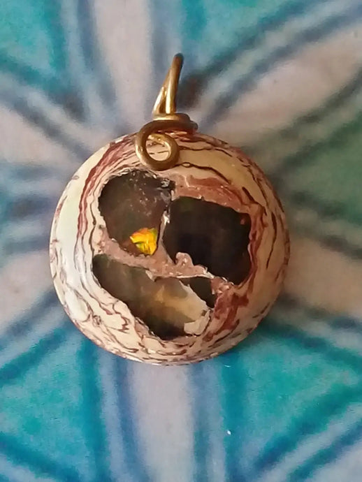 Pendentif en Opale noire Grade A ++++ Pendentif en opale noire