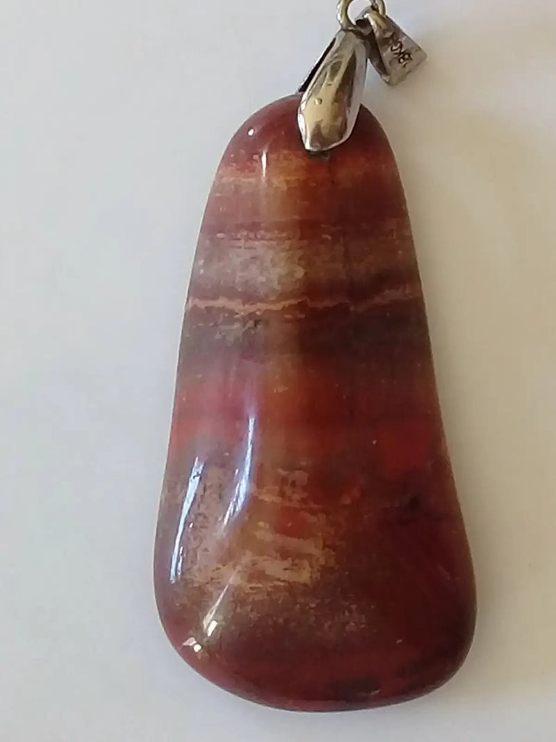 Chargez l&#39;image dans la visionneuse de la galerie, Pendentif Jaspe rouge Grade A +++ Pendentif Jaspe rouge
