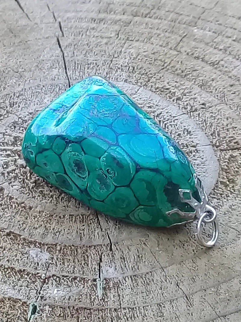 Load image into Gallery viewer, Pendentif Malachite Grade A ++++ Fourni avec cordon Pendentif Malachite
