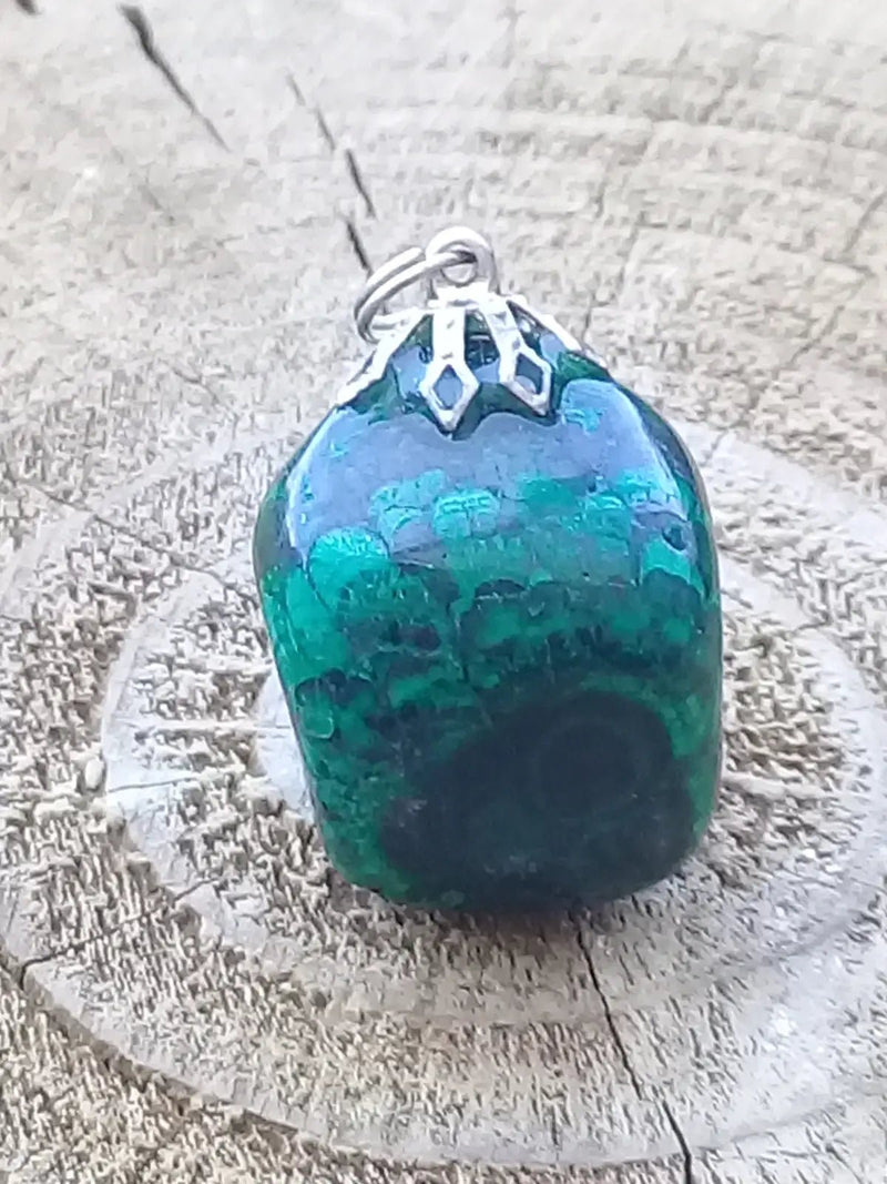 Load image into Gallery viewer, Pendentif Malachite Grade A ++++ Fourni avec cordon Pendentif Malachite
