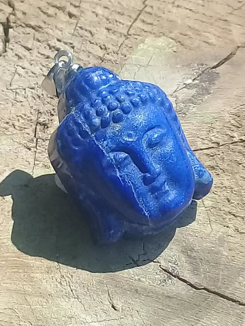 Chargez l'image dans la visionneuse de la galerie, Pendentif tête de Bouddha en Lapis Lazuli Grade A ++++ Pendentif tête de Bouddha en Lapis Lazuli
