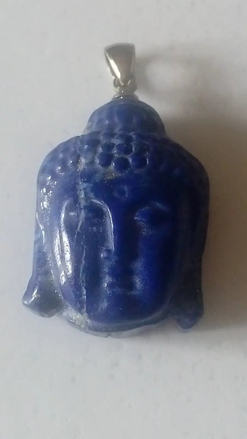 Chargez l'image dans la visionneuse de la galerie, Pendentif tête de Bouddha en Lapis Lazuli Grade A ++++ Pendentif tête de Bouddha en Lapis Lazuli
