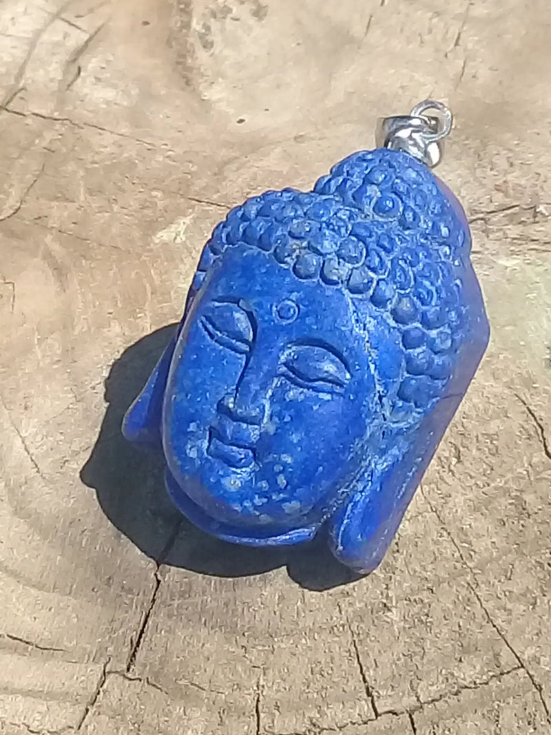 Load image into Gallery viewer, Pendentif tête de Bouddha en Lapis Lazuli Grade A ++++ Pendentif tête de Bouddha en Lapis Lazuli Dans la besace du p&#39;tit Poucet...   
