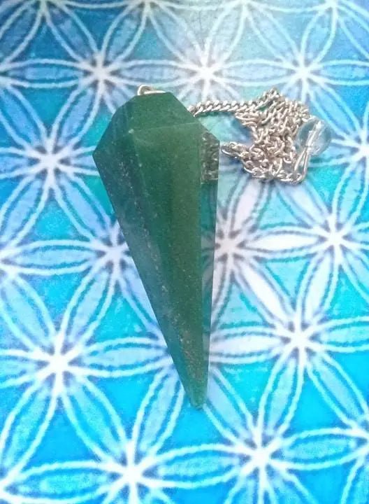 Load image into Gallery viewer, Pendule en Aventurine verte Grade A ++++ Pendule en Aventurine verte
