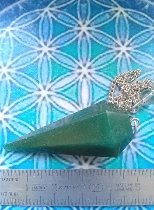 Load image into Gallery viewer, Pendule en Aventurine verte Grade A ++++ Pendule en Aventurine verte
