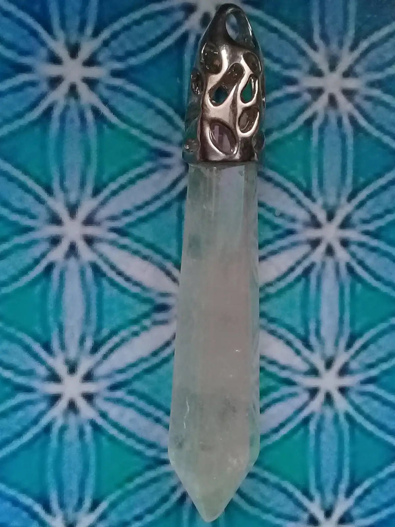 Load image into Gallery viewer, Pendule en Cristal Angel-Aura monté sur Argent 925 Grade A ++++ Pendule en Cristal Angel-Aura monté sur Argent 925
