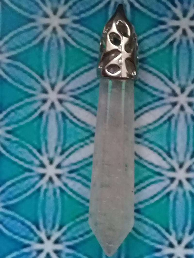 Load image into Gallery viewer, Pendule en Cristal Angel-Aura monté sur Argent 925 Grade A ++++ Pendule en Cristal Angel-Aura monté sur Argent 925
