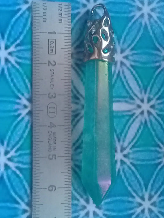 Pendule en Cristal Aqua-Aura monté sur Argent 925 Pendule Cristal Aqua-Aura monté sur Argent 925 Dans la besace du p'tit Poucet...   