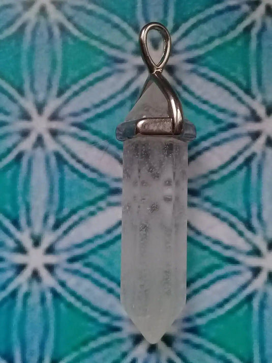 Pendule en Cristal de roche monté sur Argent 925 Grade A +++ Pendule en Cristal de roche monté sur Argent 925