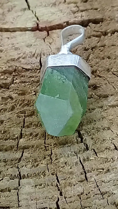 Péridot pendentif monté sur argent 925 Grade A ++++ Péridot pendentif