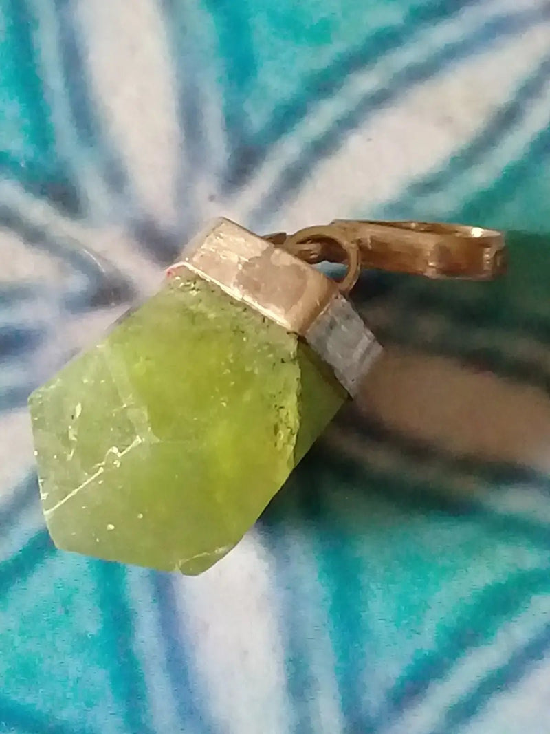 Load image into Gallery viewer, Péridot pendentif monté sur argent 925 Grade A ++++ Péridot pendentif
