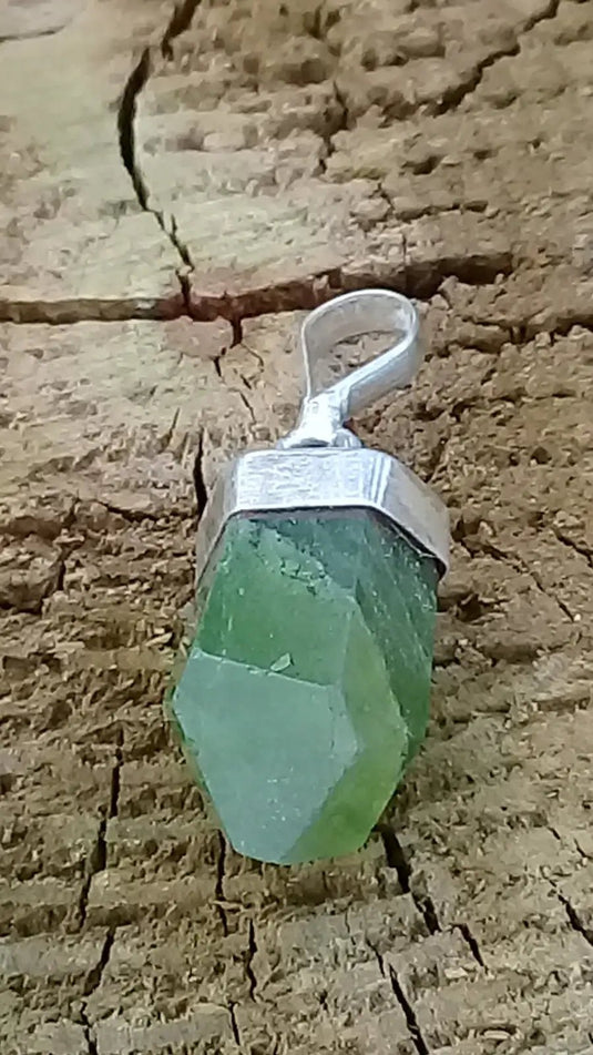 Péridot pendentif monté sur argent 925 Grade A ++++ Péridot pendentif