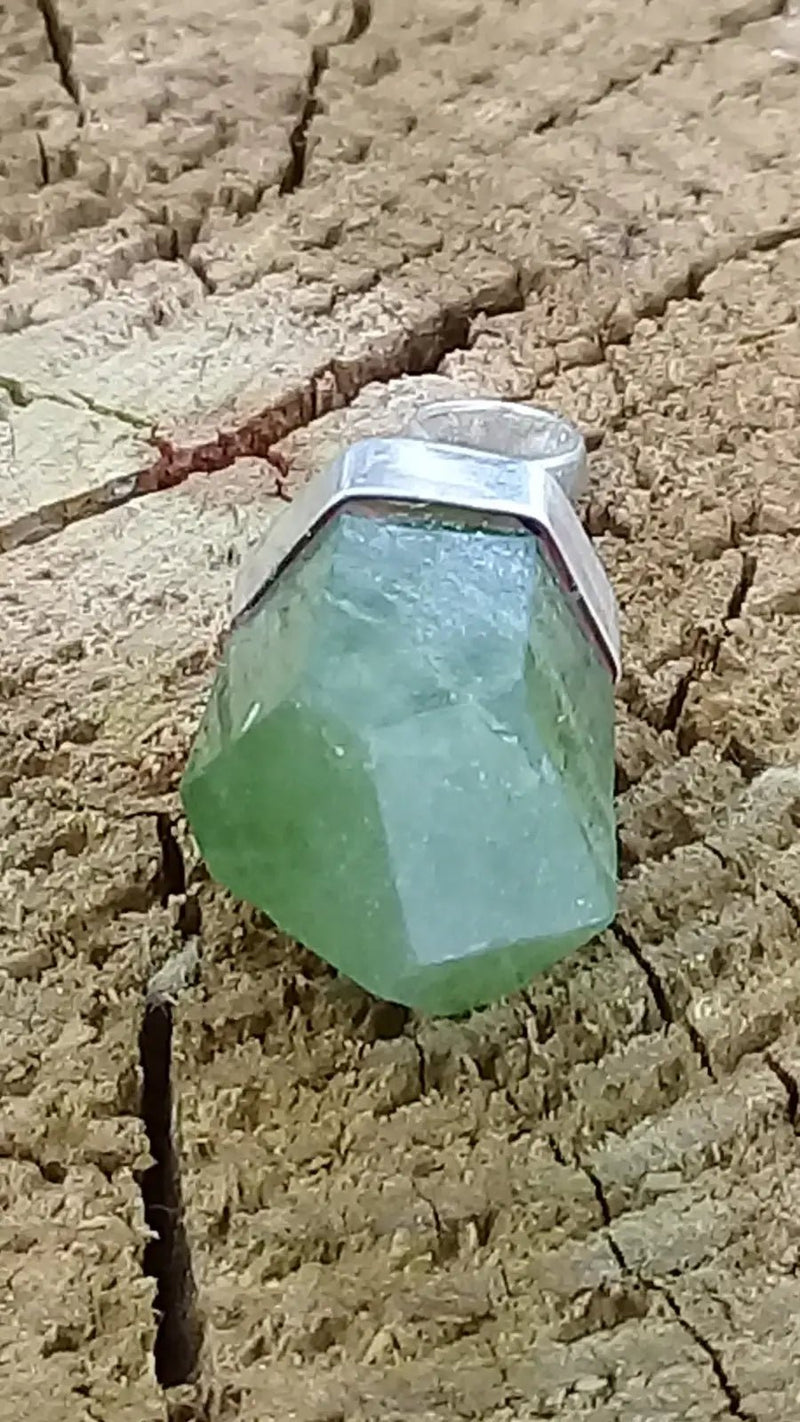 Load image into Gallery viewer, Péridot pendentif monté sur argent 925 Grade A ++++ Péridot pendentif
