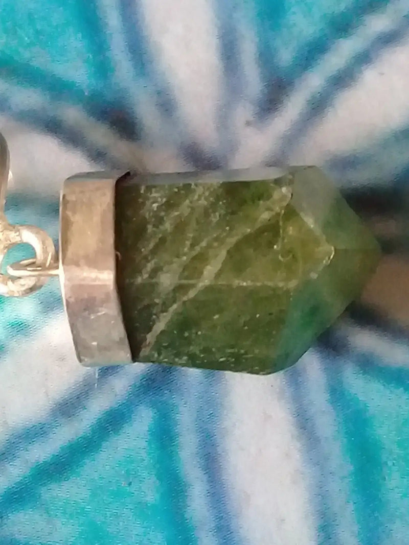 Load image into Gallery viewer, Péridot pendentif monté sur argent 925 Grade A ++++ Péridot pendentif
