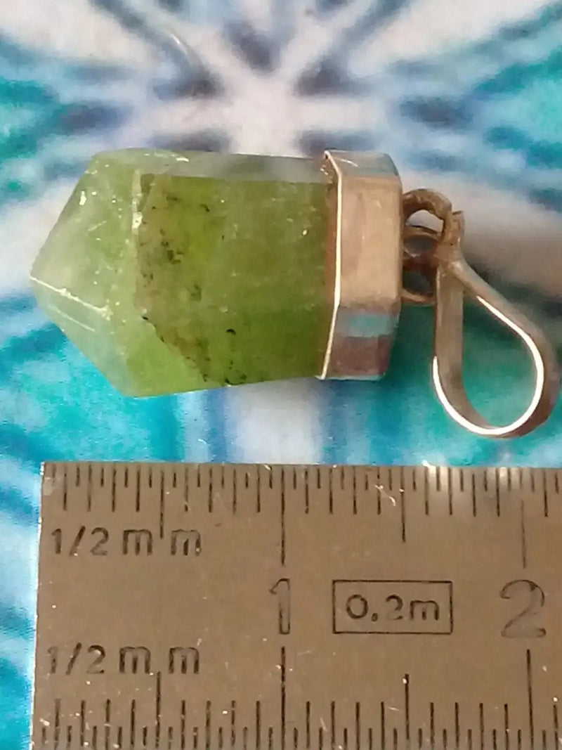 Load image into Gallery viewer, Péridot pendentif monté sur argent 925 Grade A ++++ Péridot pendentif
