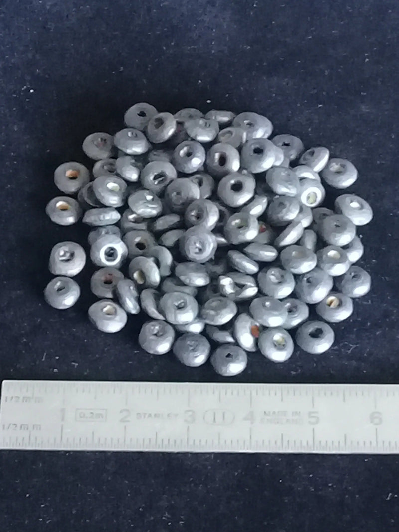 Chargez l&#39;image dans la visionneuse de la galerie, Perles bois grises anthracite Diamètre 6mm X 4mm Prix perle à l’unité Perles bois grises anthracite Diamètre 6mm X 4mm Dans la besace du p&#39;tit Poucet   
