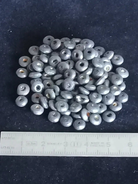 Perles bois grises anthracite Diamètre 6mm X 4mm Prix perle à l’unité Perles bois grises anthracite Diamètre 6mm X 4mm