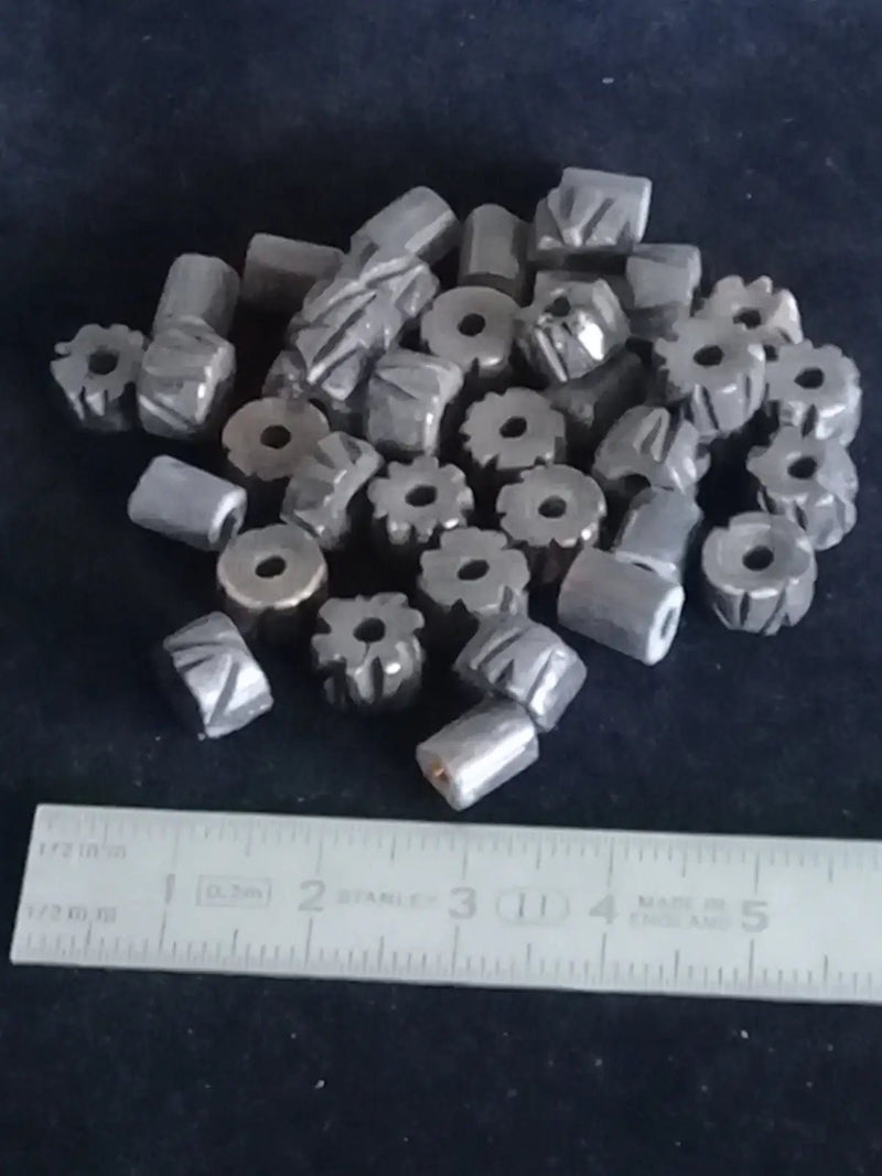 Chargez l'image dans la visionneuse de la galerie, Perles plastique marron Diam: 8mm X 5mm et 8mm X 8mm Prix à l’unité Perles plastique marron Diam: 8mm X 5mm et 8mm X 8mm
