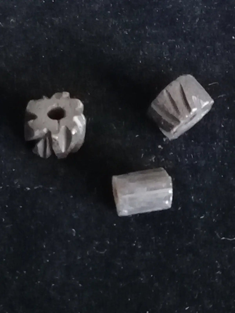 Chargez l'image dans la visionneuse de la galerie, Perles plastique marron Diam: 8mm X 5mm et 8mm X 8mm Prix à l’unité Perles plastique marron Diam: 8mm X 5mm et 8mm X 8mm
