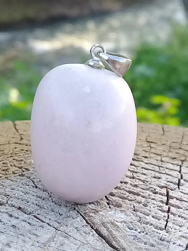 Chargez l&#39;image dans la visionneuse de la galerie, Phosphosidérite pendentif Grade A ++++ (Très Rare) (Fourni avec cordon) Phosphosidérite pendentif
