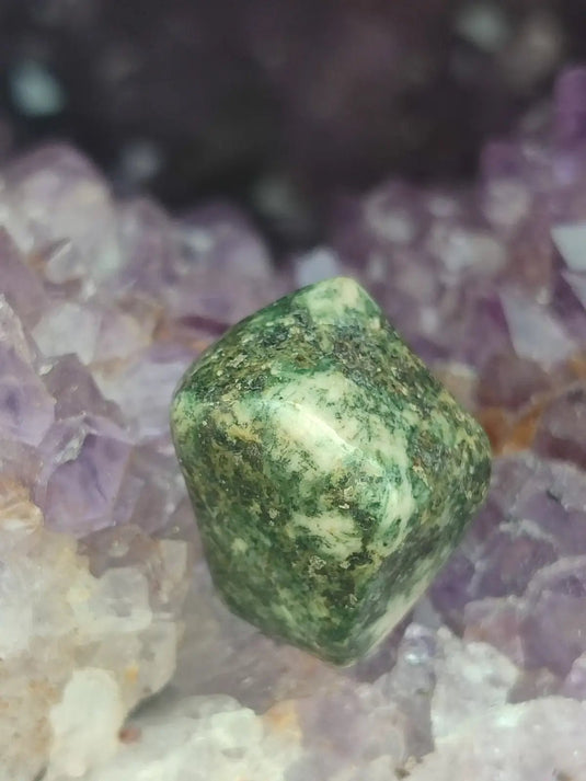 Pierre Bleue des montagnes de Préséli - Pierre roulée - Grade Prémium Pierre bleue de Préséli pierre roulée