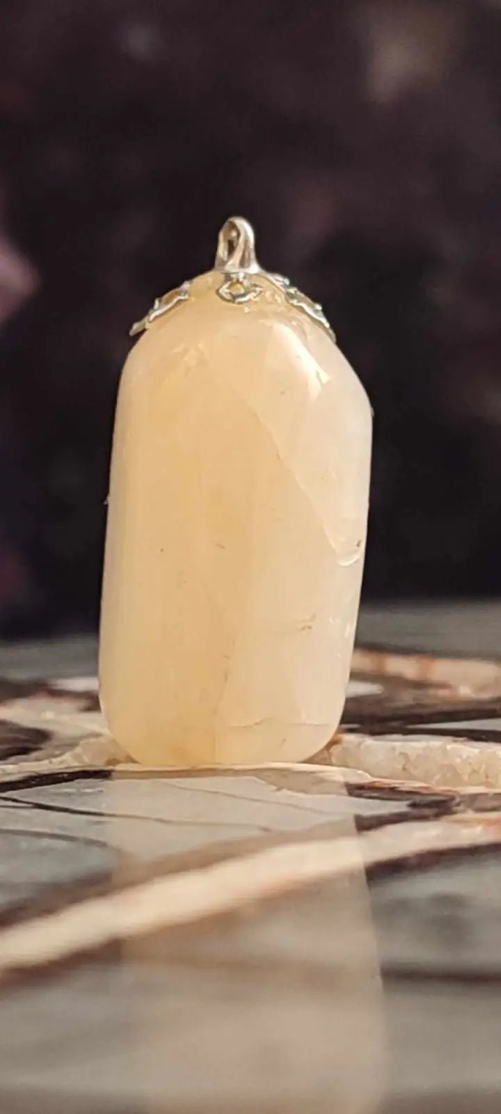 Load image into Gallery viewer, Pierre de lune Adulaire du Brésil pendentif Grade A+++ (fourni avec cordon) Pierre de lune Adulaire pendentif
