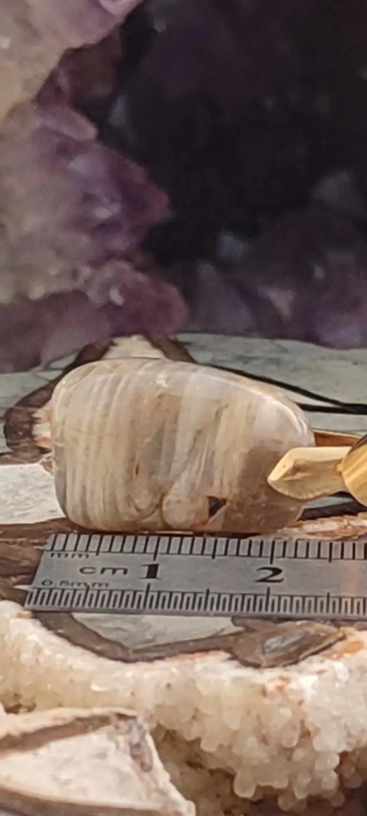 Chargez l'image dans la visionneuse de la galerie, Pierre de lune Adulaire du Brésil pendentif Grade A++ (fourni avec cordon) Pierre de lune Adulaire pendentif
