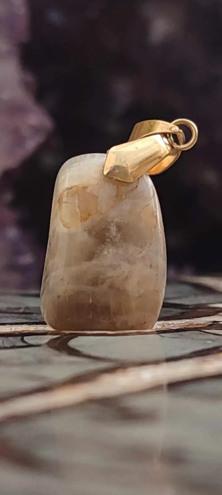 Chargez l'image dans la visionneuse de la galerie, Pierre de lune Adulaire du Brésil pendentif Grade A++ (fourni avec cordon) Pierre de lune Adulaire pendentif
