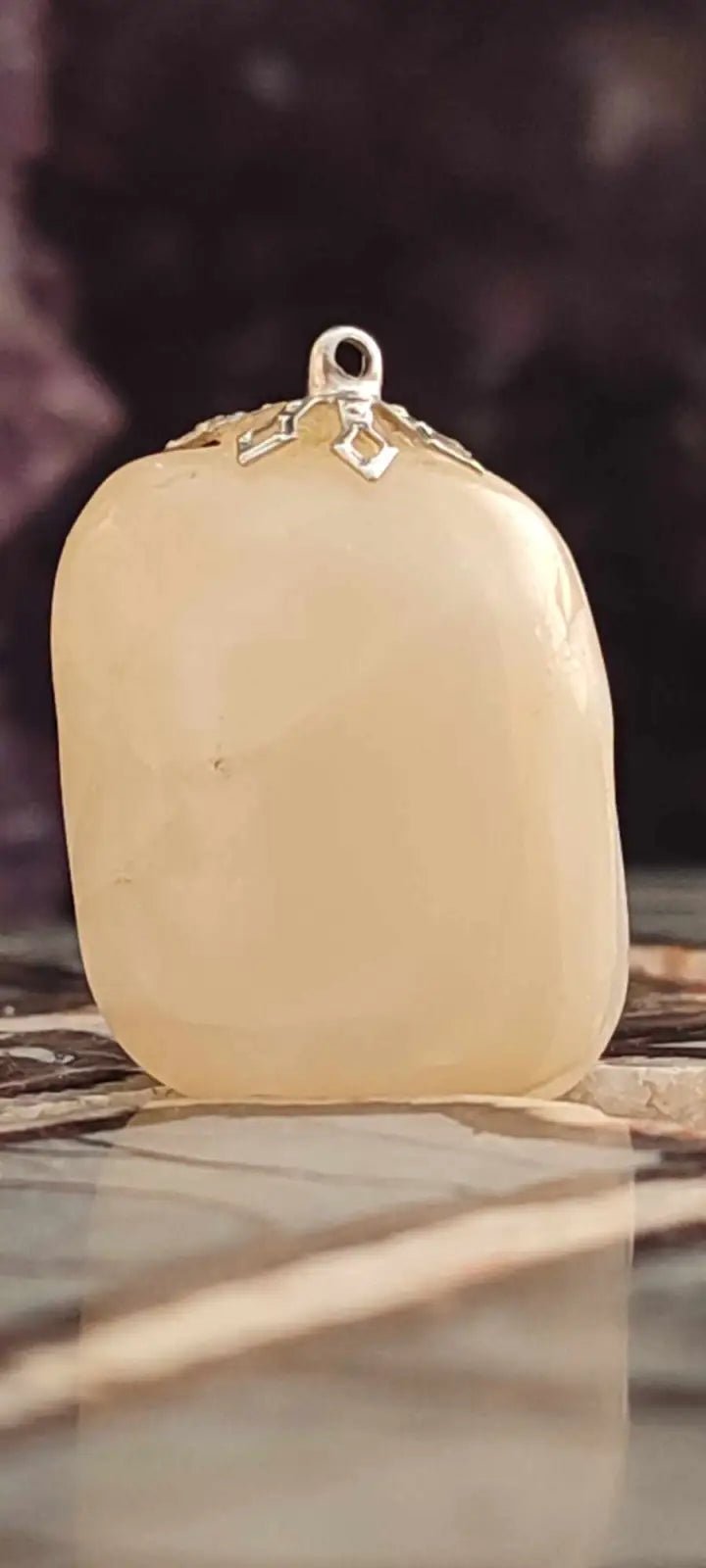 Load image into Gallery viewer, Pierre de lune Adulaire du Brésil pendentif Grade A+++ (fourni avec cordon) Pierre de lune Adulaire pendentif
