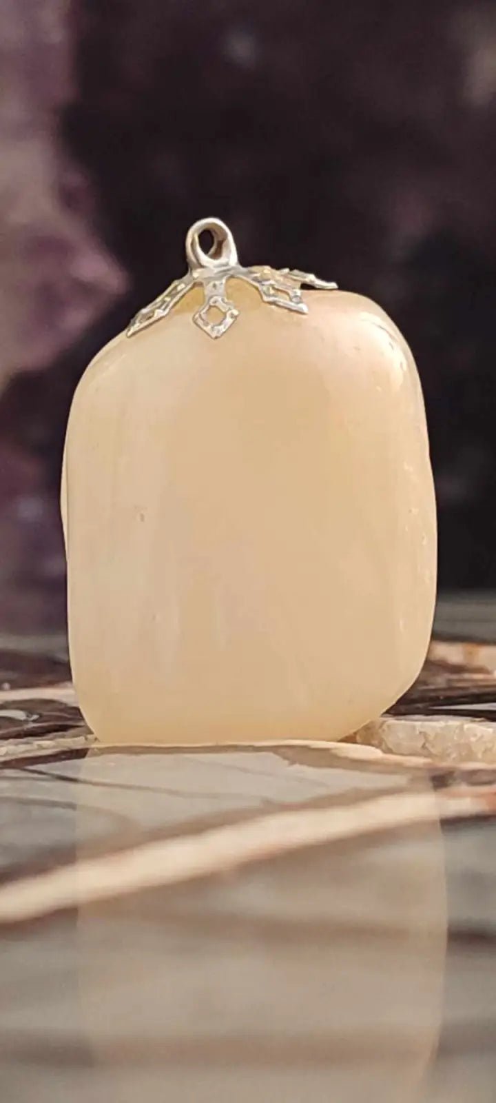 Load image into Gallery viewer, Pierre de lune Adulaire du Brésil pendentif Grade A+++ (fourni avec cordon) Pierre de lune Adulaire pendentif
