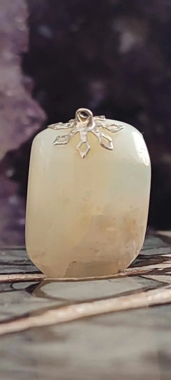 Load image into Gallery viewer, Pierre de lune Adulaire du brésil pendentif Grade A++++ (fourni avec cordon) Pierre de lune Adulaire pendentif
