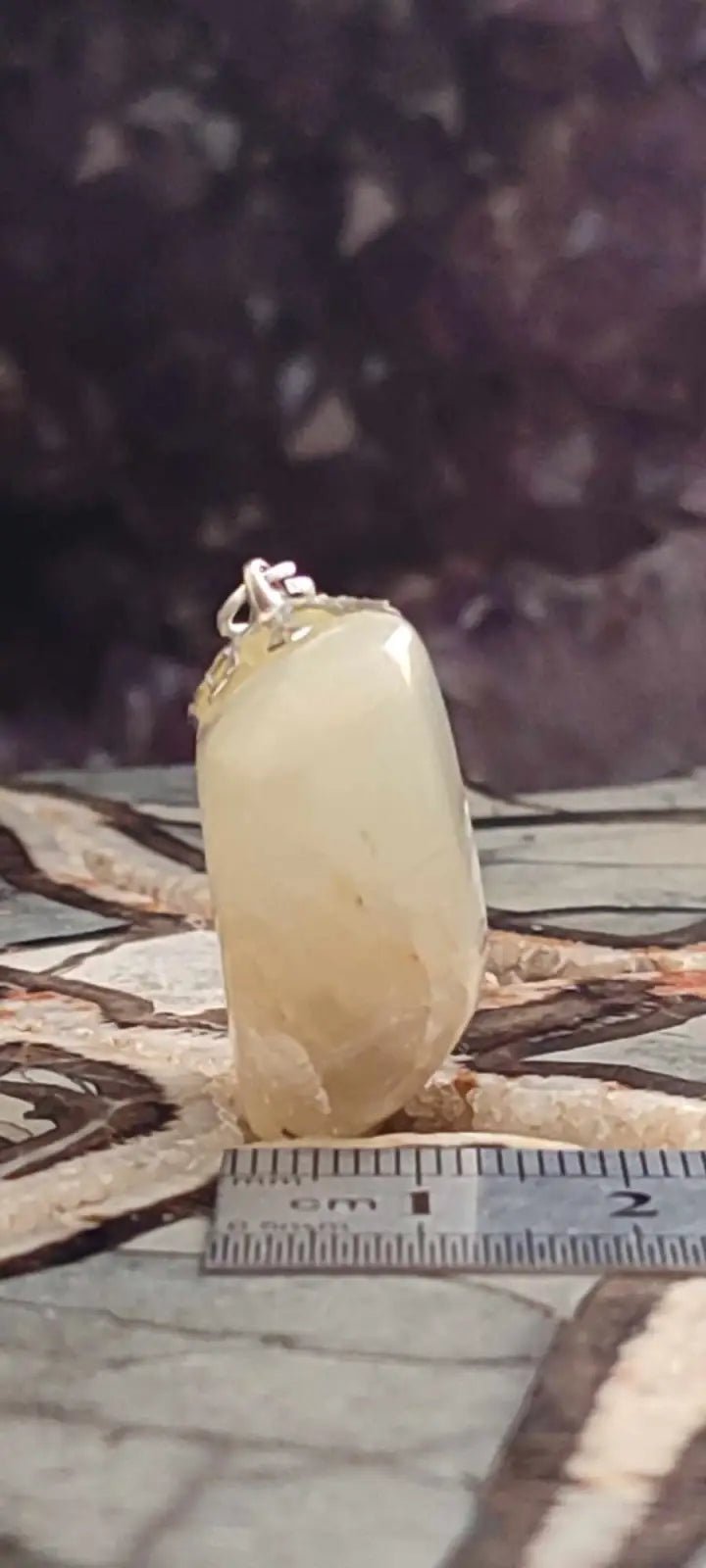 Load image into Gallery viewer, Pierre de lune Adulaire du brésil pendentif Grade A++++ (fourni avec cordon) Pierre de lune Adulaire pendentif
