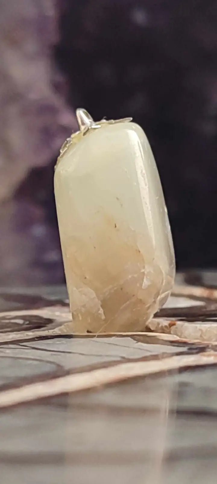 Load image into Gallery viewer, Pierre de lune Adulaire du brésil pendentif Grade A++++ (fourni avec cordon) Pierre de lune Adulaire pendentif
