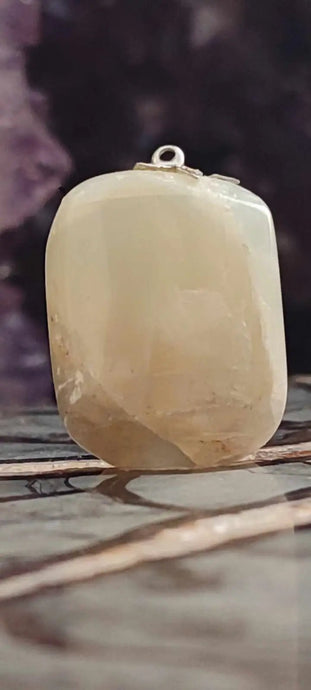 Pierre de lune Adulaire du brésil pendentif Grade A++++ (fourni avec cordon) Pierre de lune Adulaire pendentif