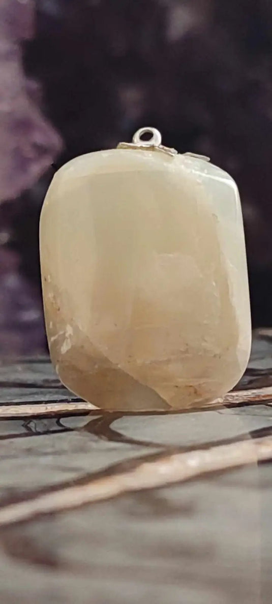 Pierre de lune Adulaire du brésil pendentif Grade A++++ (fourni avec cordon) Pierre de lune Adulaire pendentif