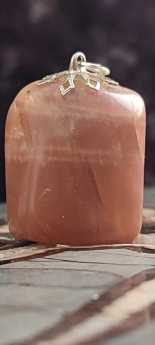 Pierre de lune Adulaire du Brésil pendentif Grade A++++ (fourni avec cordon) Pierre de lune Adulaire pendentif