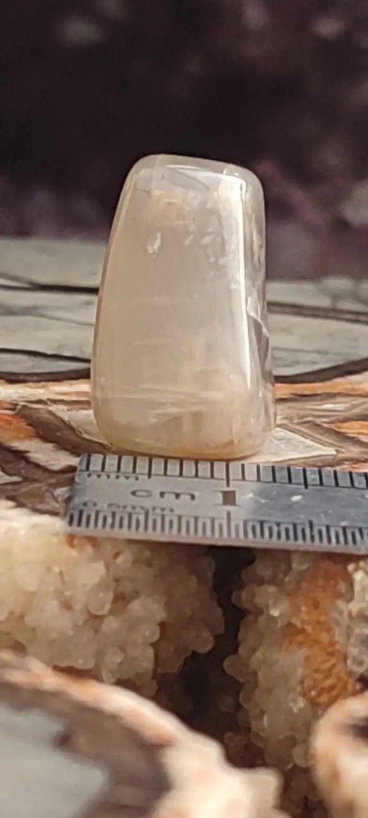 Load image into Gallery viewer, Pierre de lune Adulaire du Brésil pierre roulée Grade A++++ Pierre de lune Adulaire roulée
